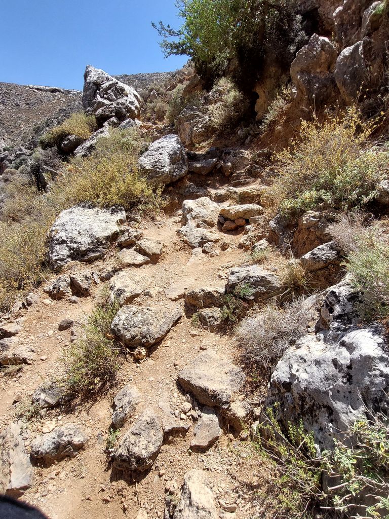 Beispiel für die Begebenheiten und der Abstieg in das Tal der Toten auf Kreta