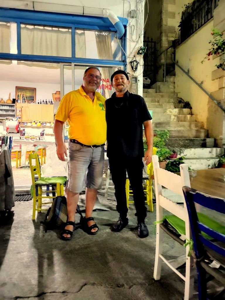 Stefan und Babis in seiner Taverne