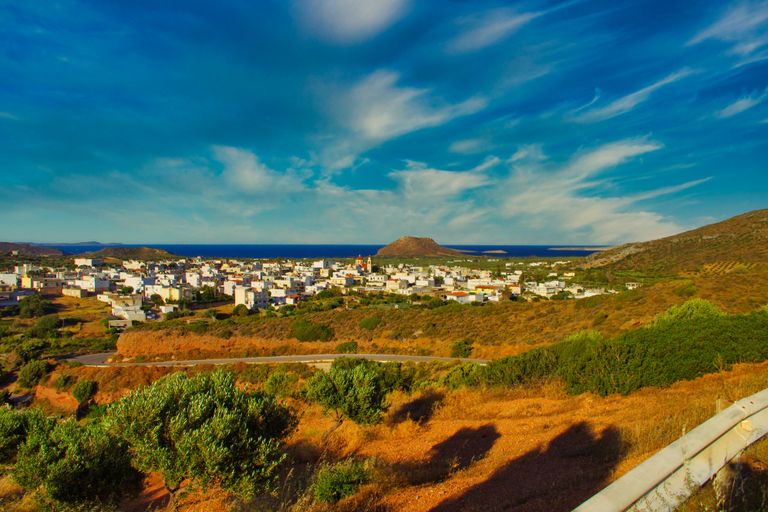 Die schönste Schlucht in Kretas Osten, das Tal der Toten. Eine ca 3 Kilometer lange Wanderung bei der man mit einer Taverne und dem Meer am Ende belohnt wird.